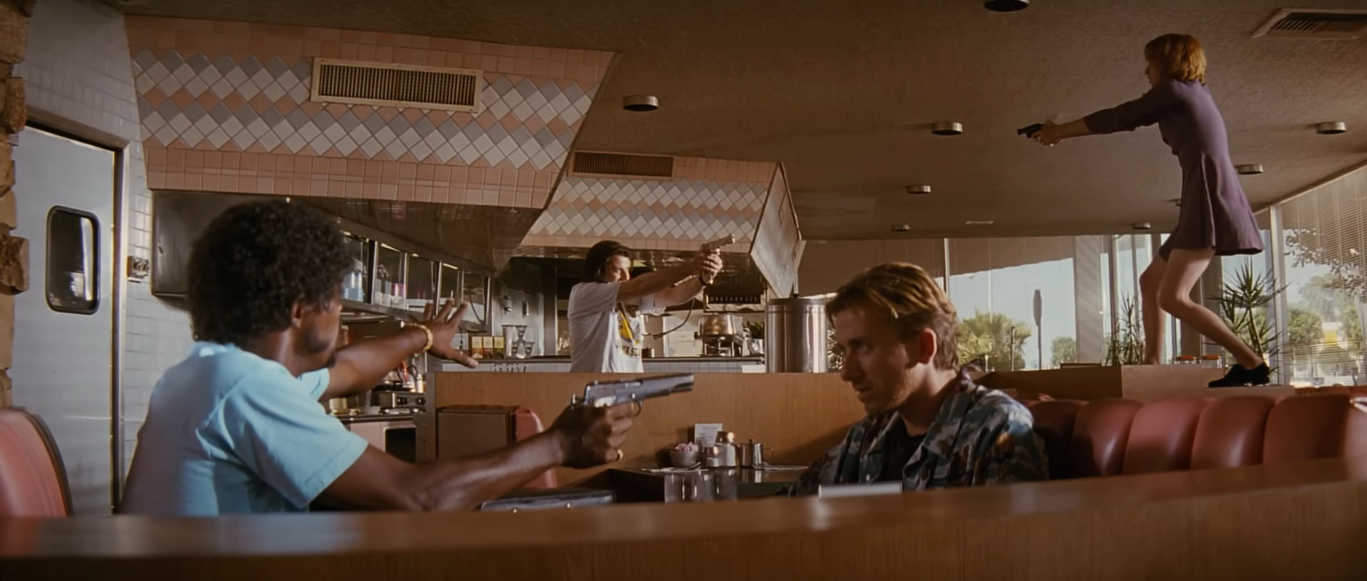 Regola dei 180 gradi - Frame del film Pulp Fiction scena finale